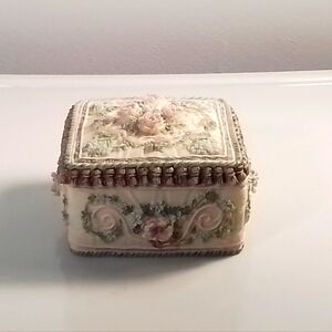 Trinket box